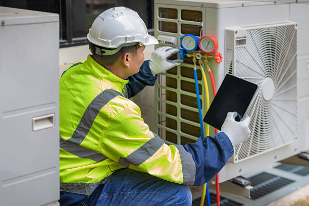 Professional Hvac technician working in Lynchburg, MS